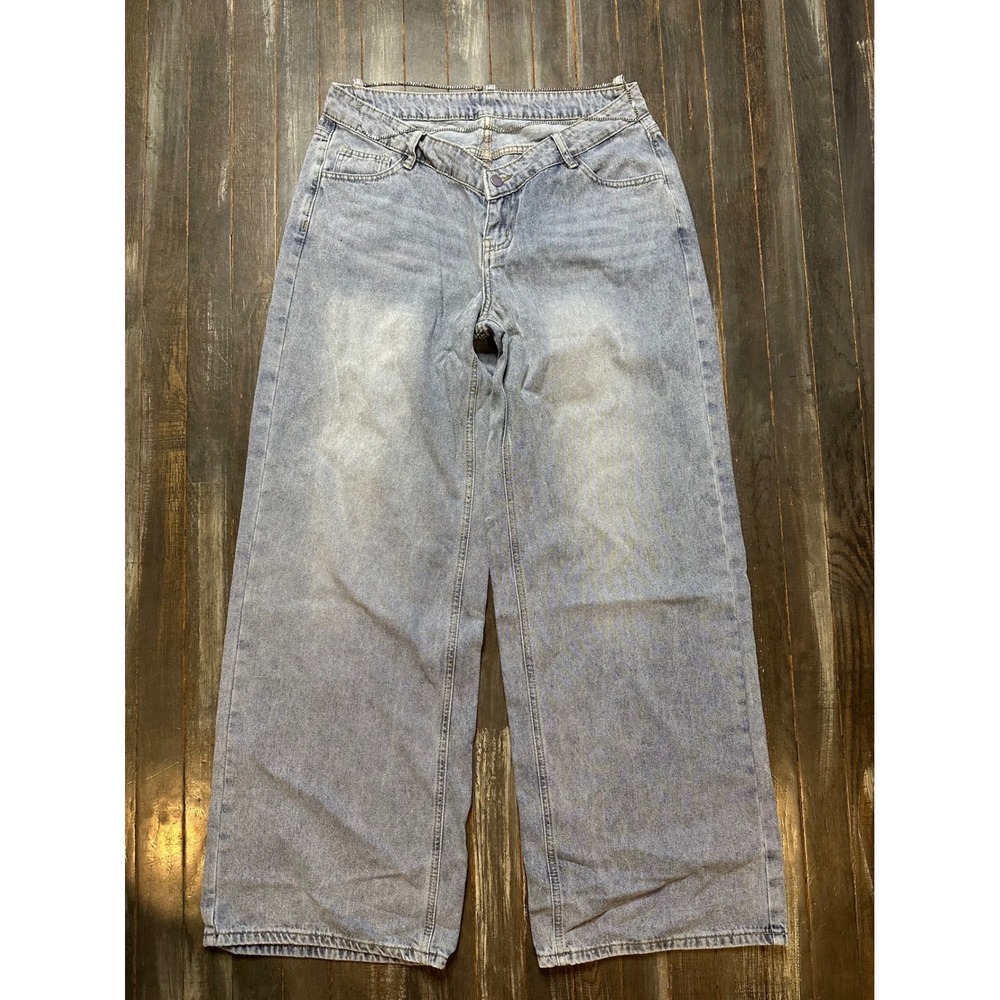 SHEIN Light Wash Crossover V-Waist Wide Leg Baggy Jeans with Chain Detail
